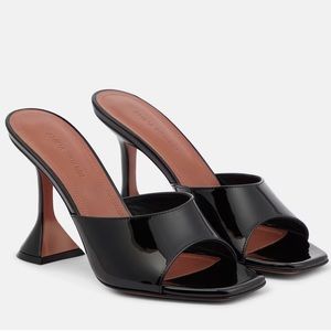 S⭕️LD- Amina Muaddi *BNIB*